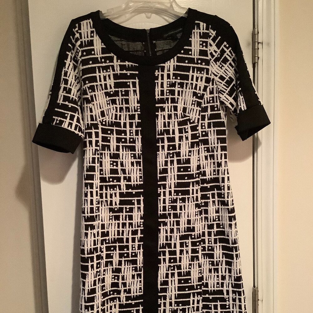 MacNaughton Dress: Black & White Short-Sleeved, back zipper, poly-blend, Size 12